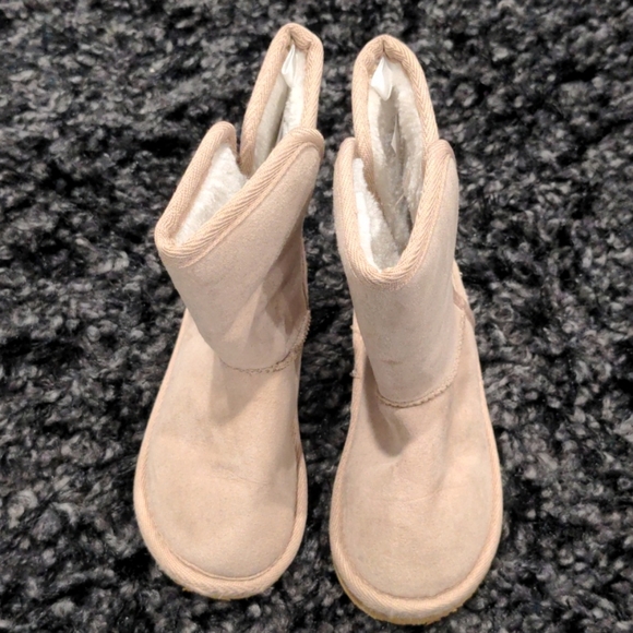 Old Navy Other - Winter boots